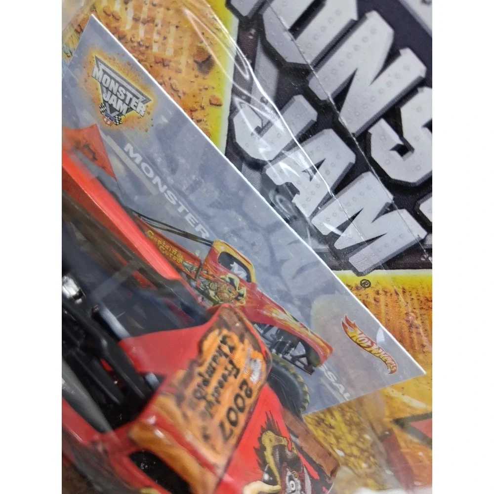 Hot Wheels Monster Jam Diecast Truck Captain's Curse  30th Ann Topps